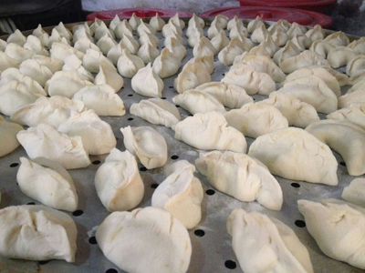 飼料顆粒機(jī)廠家吉姆克家人一起包餃子過(guò)暖暖冬至